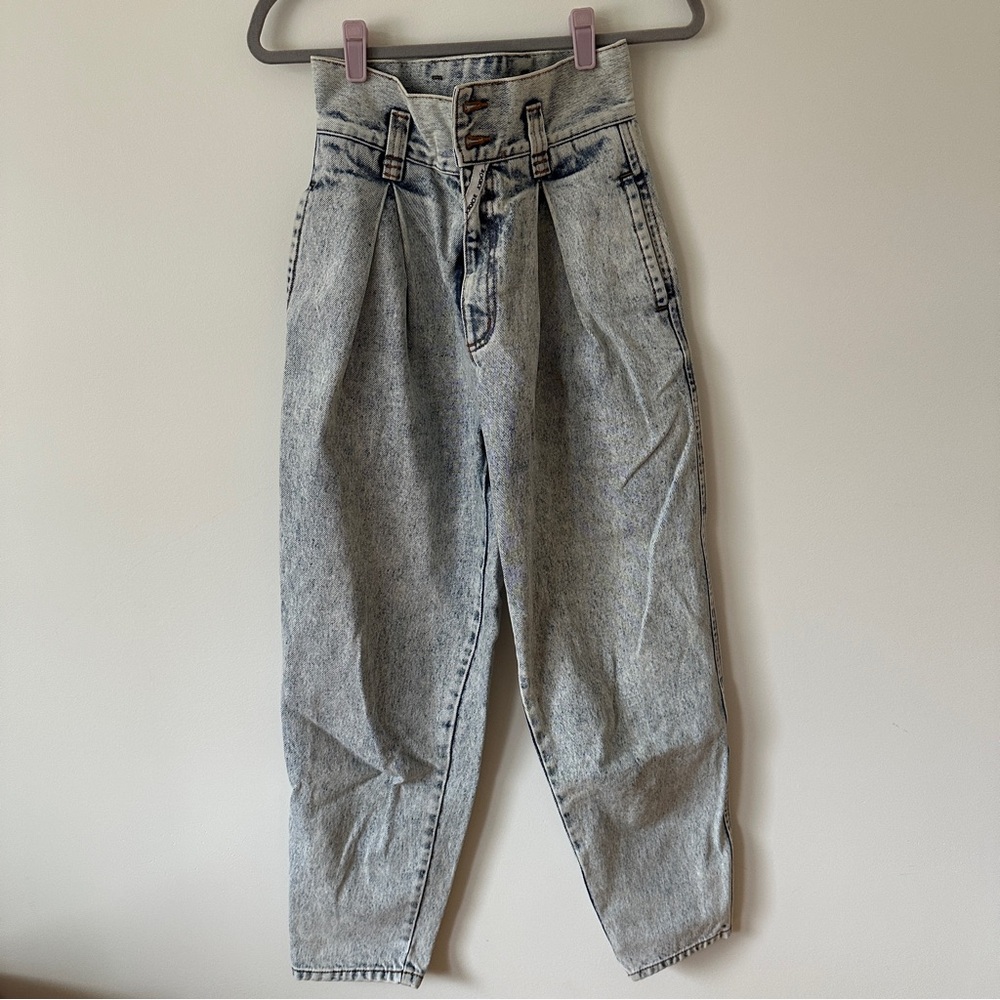 Jordache Pleated Light Acid-Wash Boyfriend Jeans